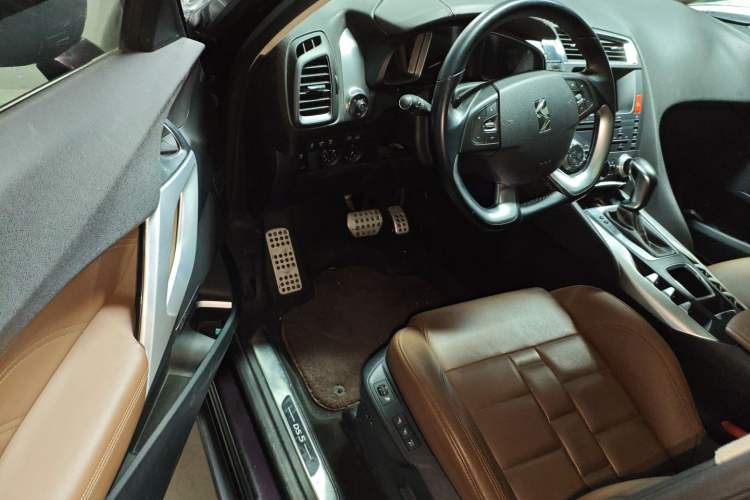 Used DS 5 2013 1.6T Prestige Edition THP200