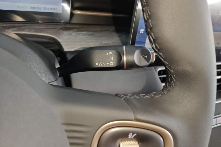 Used Wuling Xingguang S 2025 Model, 130km Leading Edition Gear Lever