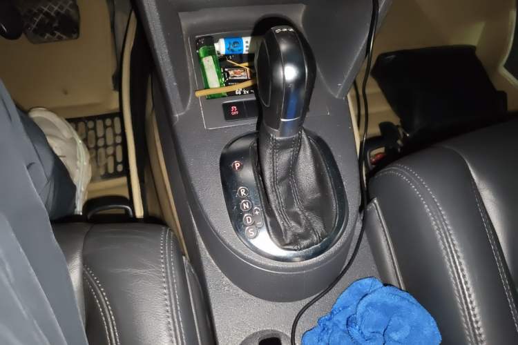 Used Volkswagen Touran 2013 1.4T DSG Comfort Edition 5-Seater Gear Lever