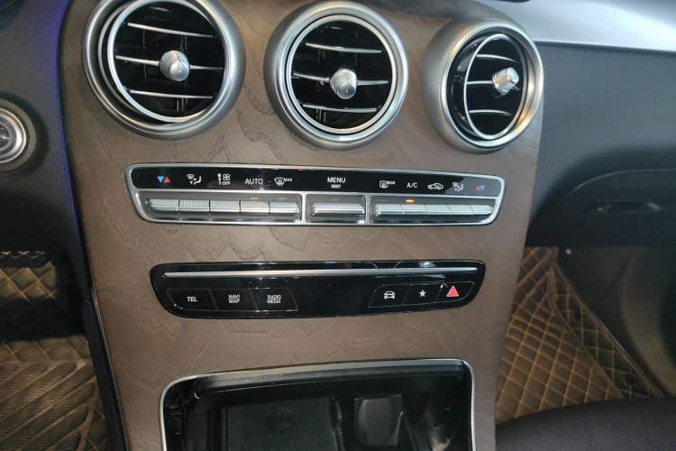 Used Mercedes-Benz GLC 2022 Second Facelift GLC 260 L 4MATIC Luxury Edition
