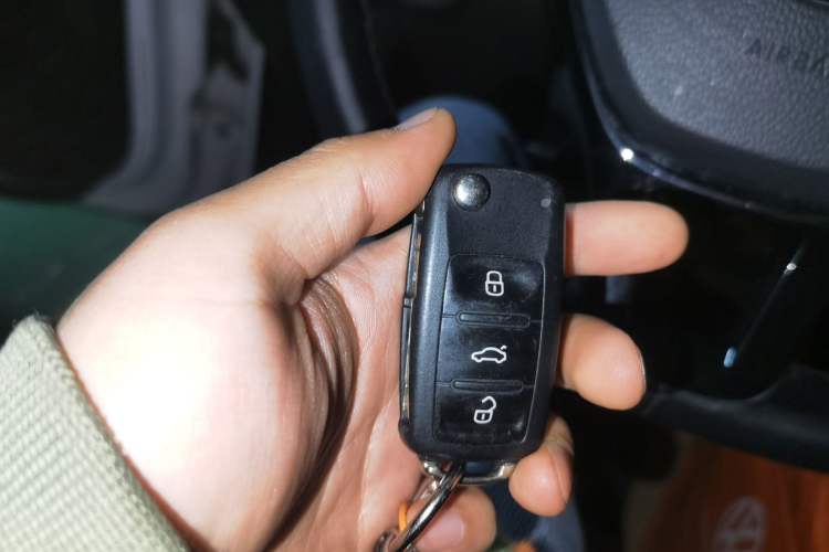 Used Volkswagen Sagitar 2017 230TSI Automatic Comfort Version Vehicle Key