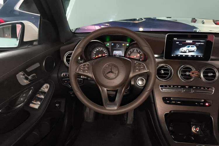 Used Mercedes-Benz GLC 2016 GLC 300 4MATIC Dynamic Model