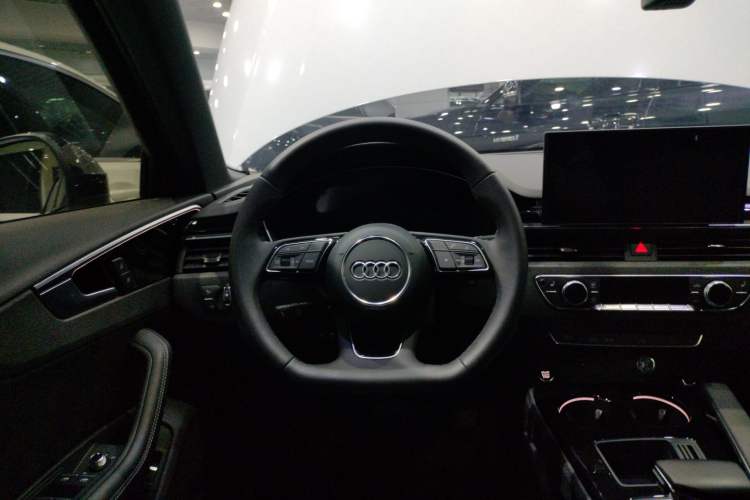 Used Audi A4L 2023 40 TFSI Luxury Dynamic Model
