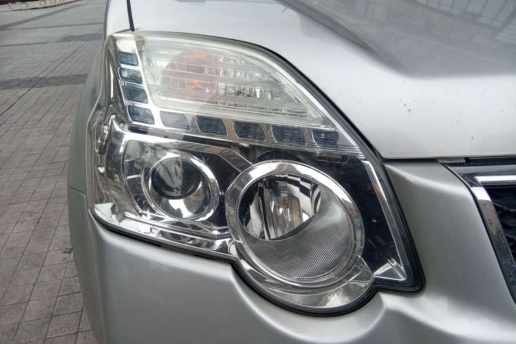 Used Nissan X-Trail 2012 2.5L CVT Luxury Edition 4WD Right Front Headlight