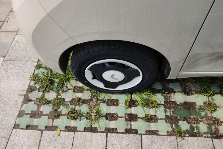 Used Wuling Hongguang MINIEV 2024 3rd Generation 215km Youth Edition Exterior 4