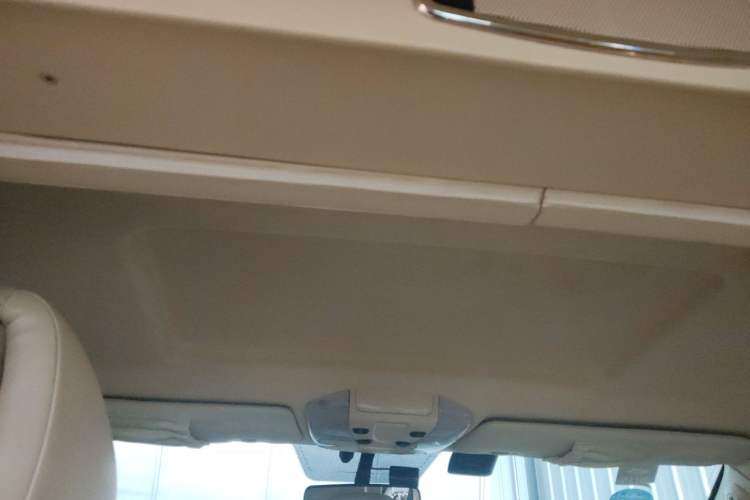 Used Mercedes-Benz Viano 2013 3.0L Hospitality Edition Headliner