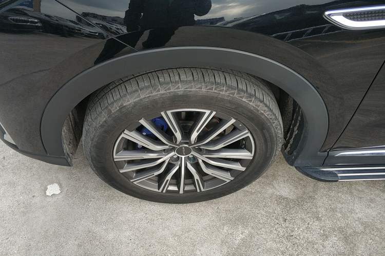 Used JETOUR X70 PLUS 2023 1.6T DCT Stronger 7-Seater