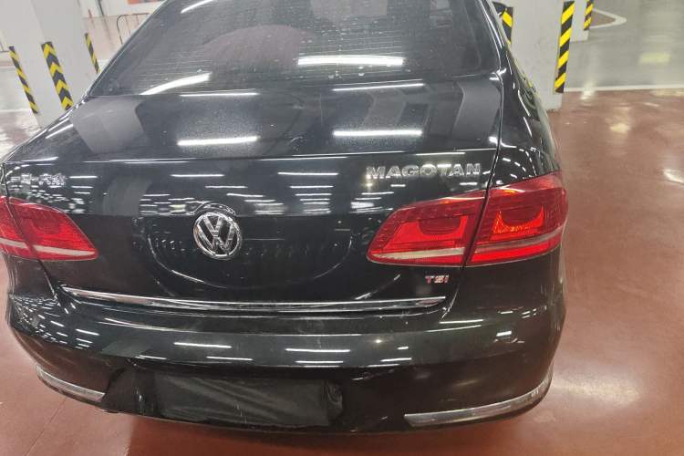 Used Volkswagen Magotan 2016 1.8TSI Luxury Comfort Model
