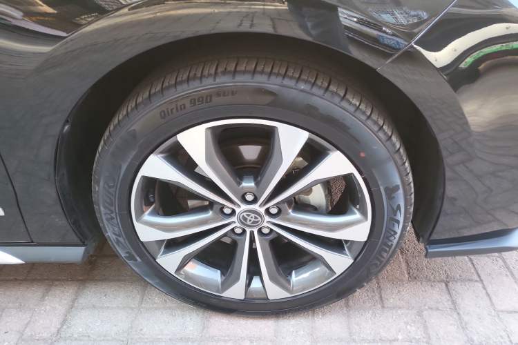 Used Toyota Granvia 2023 2.5L Hybrid Prestige PLUS Edition Right Front Wheel Hub