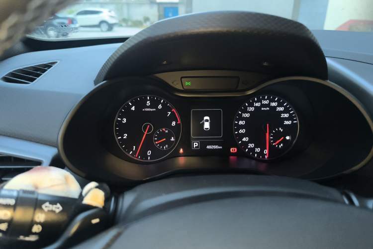 Used Hyundai Veloster 2015 1.6T Automatic Luxury Edition Instrument Cluster
