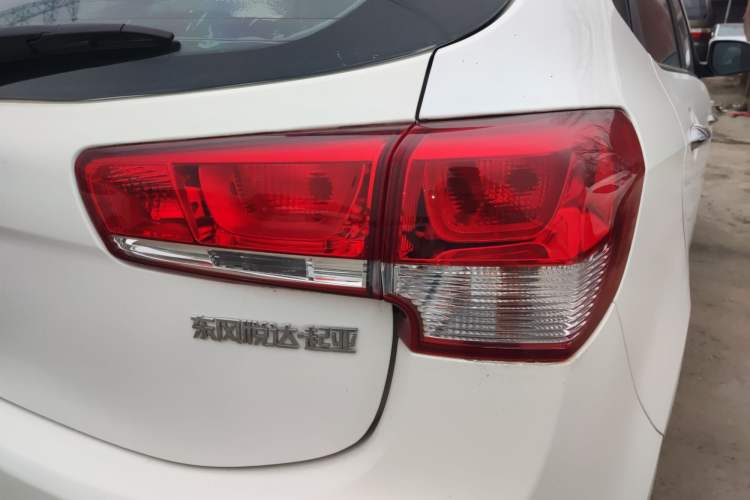 Used Kia K2 2015 Hatchback 1.4L AT GLS Cool Edition