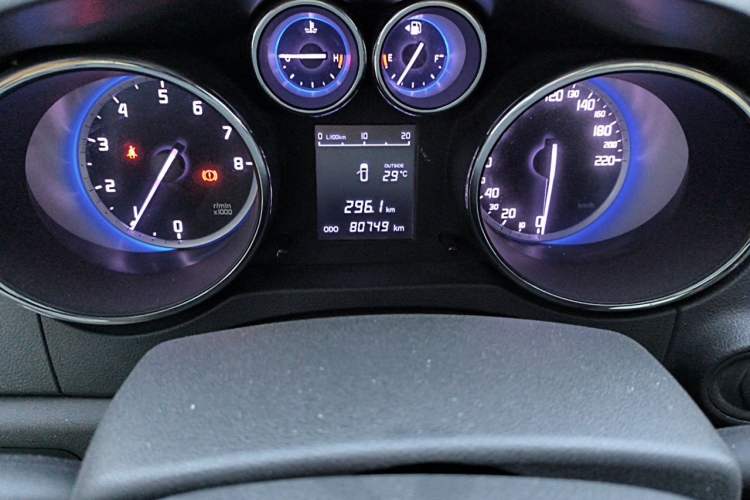 Used CHANGAN CS35 2016 1.6L Manual Luxury Model China V Standard
