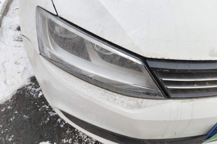 Used Volkswagen Sagitar 2012 1.4TSI Automatic Fashion Edition Right Front Headlight