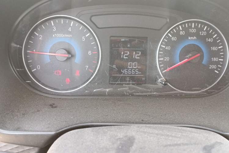 Used Dongfeng Fengon 330 2016 1.5L Manual Enjoyment Model DK15 Odometer Close Up