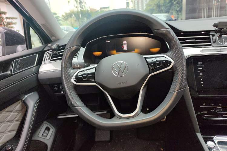 Used Volkswagen Magotan 2023 2 Million Units Limited Edition 330TSI DSG Leading Version