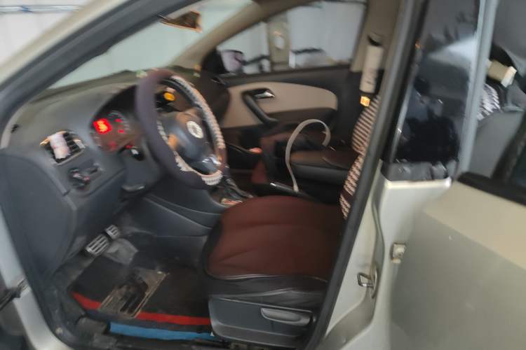 Used Volkswagen Polo 2012 1.6L Cross Polo Automatic Transmission Left Front Seat