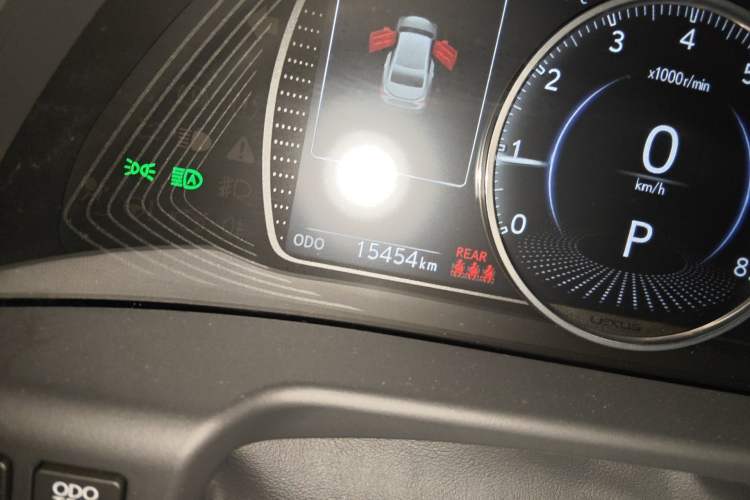 Used Lexus ES 2023 200 Excellence Edition Odometer Close Up