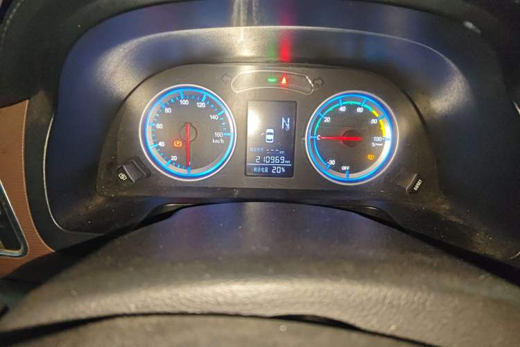 Used FORTHING Lingzhi M5 2020 Long-Range Luxury 7-Seater Model