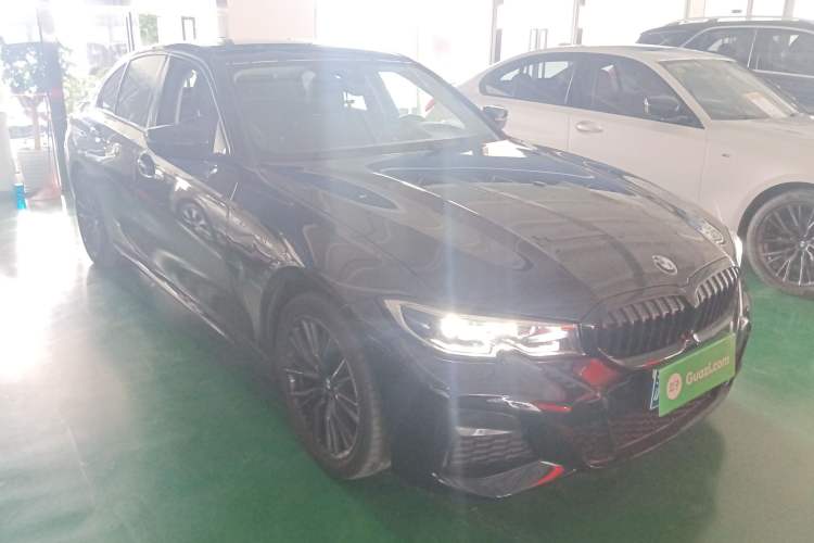 Used BMW 3 Series 2020 Restyled 325i M Sport Night Edition Package Front Right 45 Deg