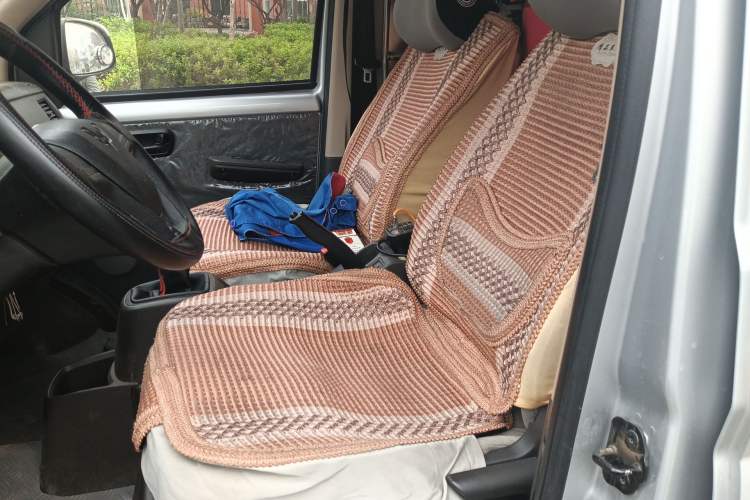 Used Wuling Rongguang S 2023 1.5L Basic Enclosed-Window Vehicle 2 Seats Left Rear Seat