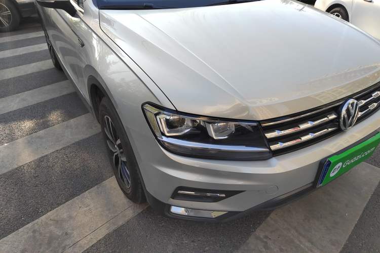 Used Volkswagen Tiguan L 2017 330TSI Automatic Two-Wheel Drive Luxury Edition Exterior 6