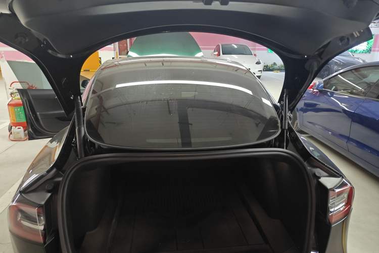 Used Tesla Model 3 2022 Rear-Wheel-Drive Version Trunk