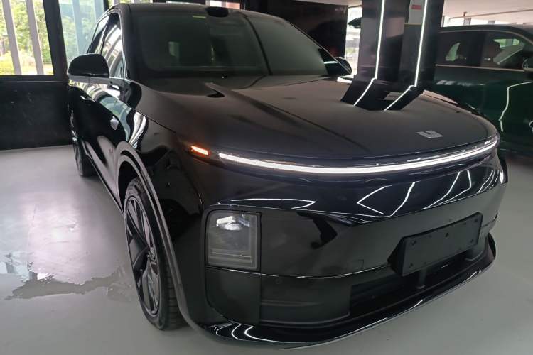 Used Li Auto L6 2025 Pro Smart Refresh Edition Front Right 45 Deg