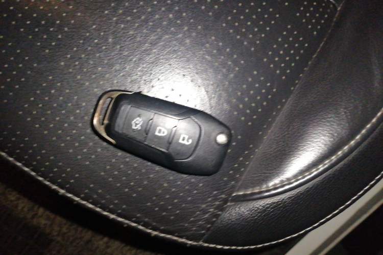 Used Ford Escort 2015 1.5L Automatic Fashion Model Vehicle Key
