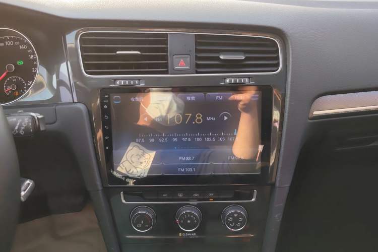 Used Volkswagen Golf 2017 1.6L Automatic Comfort Million-Vehicle Anniversary Edition