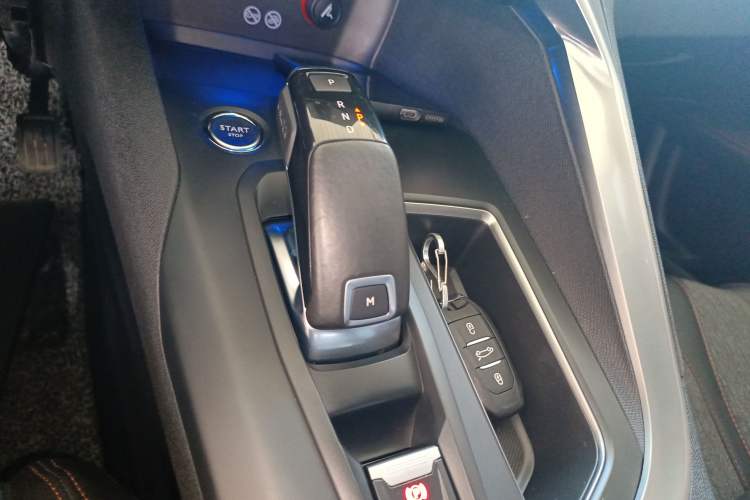 Used Peugeot 4008 2017 350THP Elite Edition Gear Lever