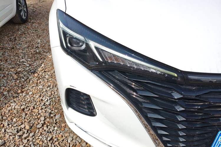 Used CHANGAN Eado 2021 PLUS Blue Whale NE 1.4T GDI DCT Flagship Model Right Front Headlight