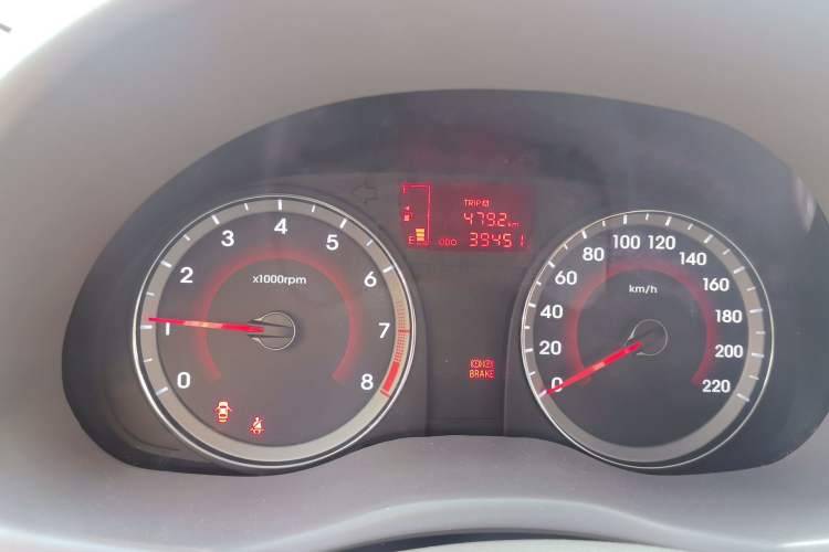 Used Hyundai Verna (older generation) 2010 Sedan 1.4L Manual Luxury GLS Trim Odometer Close Up