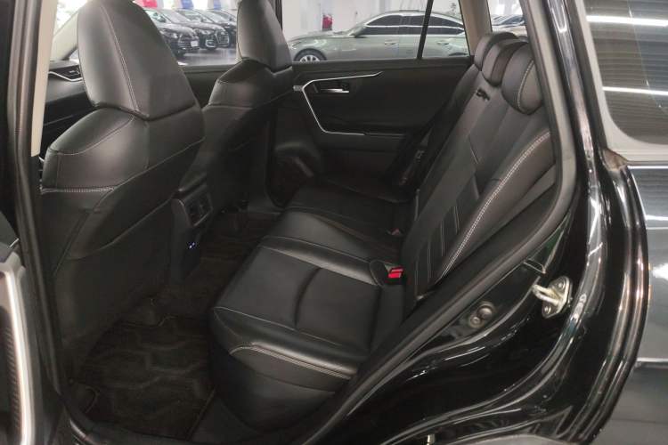 Used Toyota RAV4 2021 Revised Version Dual-Motor Hybrid 2.5L E-CVT 4x4 Elite PLUS Edition Left Rear Seat