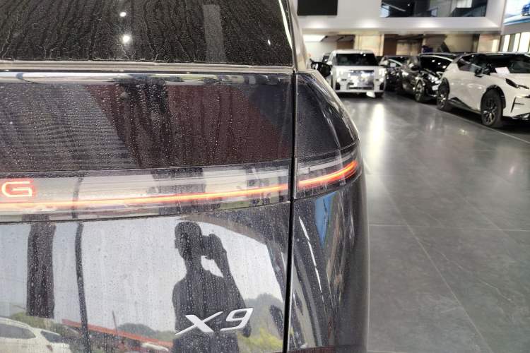 Used XPeng X9 2025 740 Ultra-Long Range Max