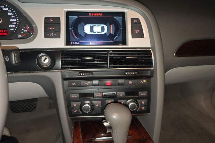 Used Audi A6L 2011 2.8 FSI Luxury Model Audio And AC Panel