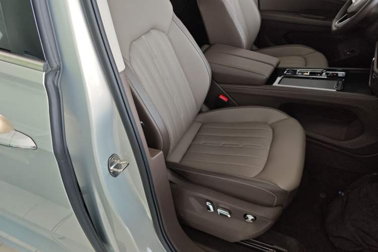 Used Volkswagen Viloran 2024 330TSI Luxury Edition
