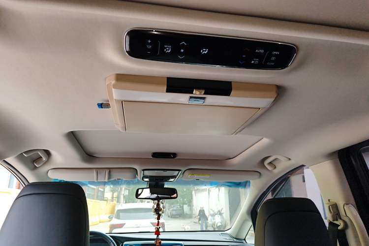 Used Honda Elysion 2016 2.4L Supreme Edition Headliner