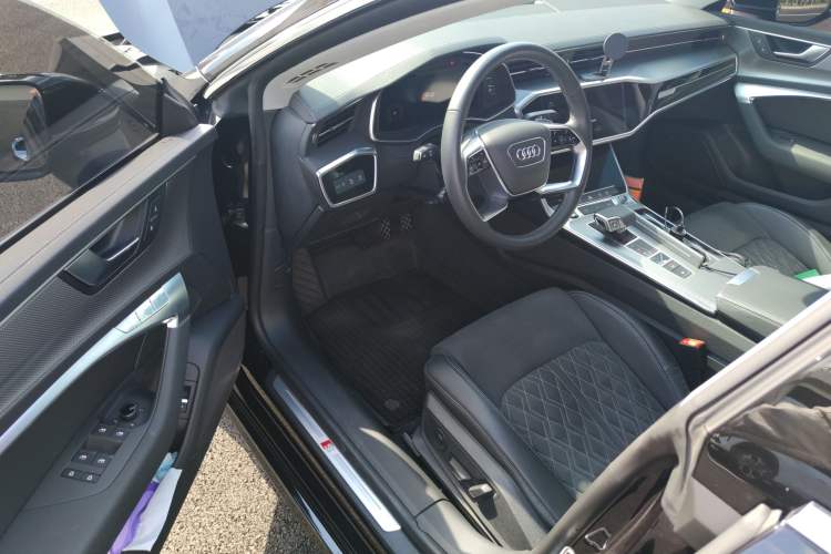 Used Audi A7L 2024 45TFSI quattro S-line Visionary Edition Flow Crystal Package Driver Seat