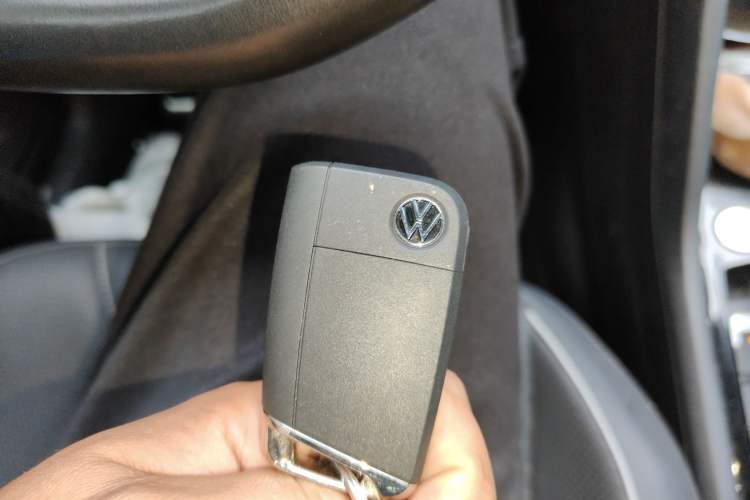 Used Volkswagen Tiguan L 2023 Restyled 330TSI Automatic Two-Wheel Drive R-Line Enhanced Comfort Version Interior 1