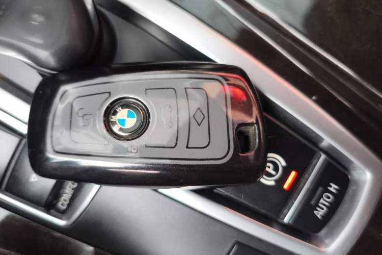 Used BMW 5 Series 2014 525Li Leading Model