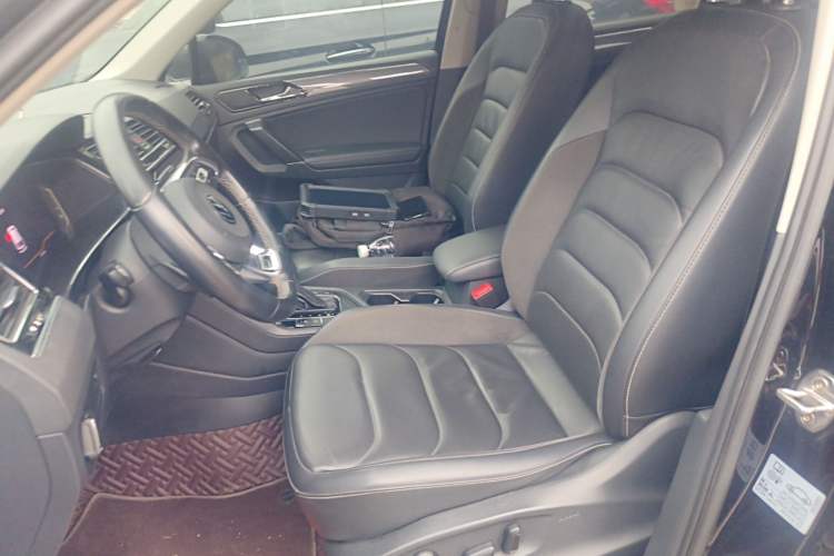 Used Volkswagen Tiguan L 2021 330TSI Automatic Two-Wheel Drive R-Line Enhanced Edition
