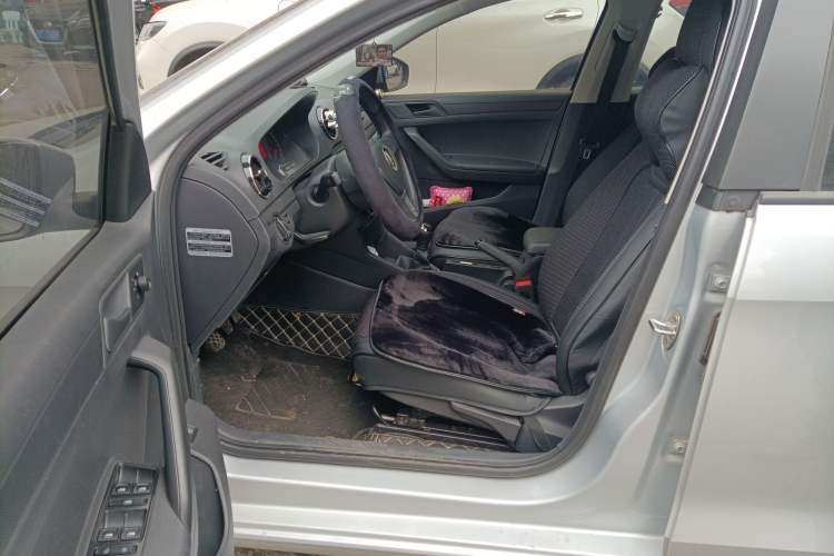 Used Volkswagen Jetta 2017 1.5L Manual Fashion Edition