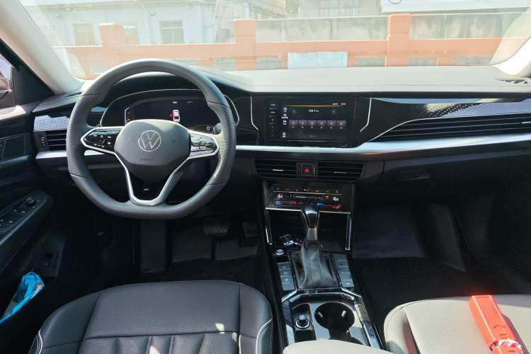 Used Volkswagen Passat 2024 330TSI Starry Elite Edition Center Console