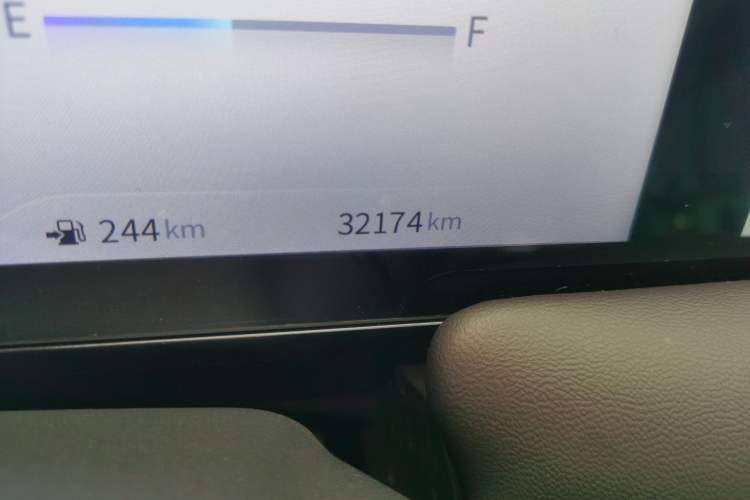 Used Venucia V 2022 260T Black Horse Edition · Idol