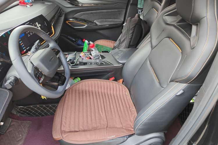 Used CHANGAN OSHAN X5 PLUS 2023 Revised 1.5T DCT Excellence Edition Left Front Seat