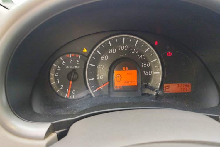 Used Nissan March 2010 1.5L Automatic Easy-Style Version
