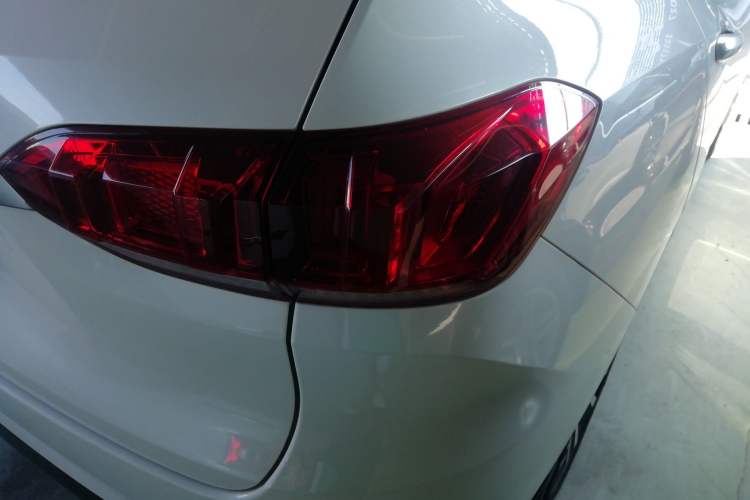 Used Wey VV6 2018 2.0T Four-Wheel Drive Flagship Version China V Standard
