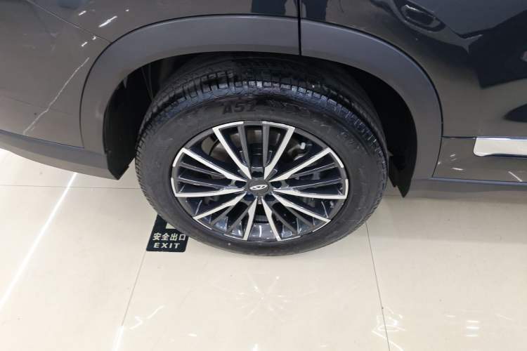 Used Chery Tiggo 8 2025 Excellence Edition 230 TCI Automatic Luxury Version 5 Seats Right Rear Wheel Hub