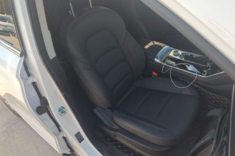 Used JETOUR X95 2022 1.6T DCT Chieftain Edition 7 Seats
