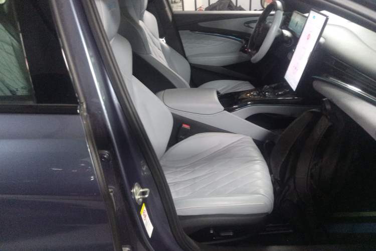 Used BYD Seal 2022 550 km Standard Range Rear-Wheel Drive Prestige Version
